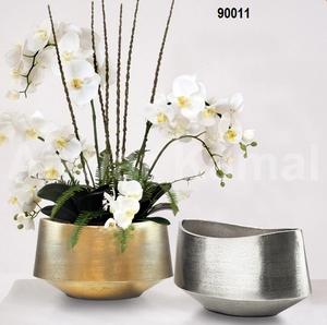 Vase Lunaire en Métal - Product Image 1