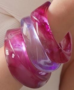 Modernos Brazaletes de Resina para Mujer, Cómodos, Elegantes, Impermeables, Colores Personalizados, Joyería de Estilo Adorable para Fiestas - Product Image 3