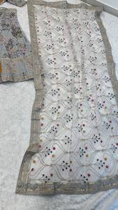 Este hermoso juego de lehenga seguramente impresionará, por lo que es una opción perfecta para sus bodas y otros eventos especiales - Product Image 3