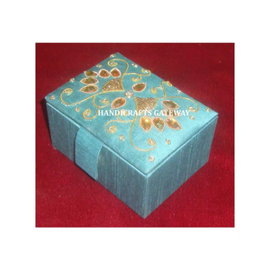 Handmade Zari Embroidery Tissue <b>Boxes</b> With Fine Finishing and Low Price - Product Image 1