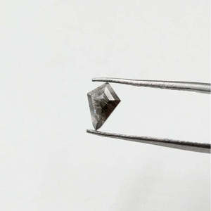 Perles fantaisie grises en forme de cerf-volant de 5,2-7,5 mm, diamant sel et poivre, pour la création de bijoux - Product Image 3