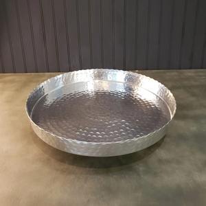 Bandeja de metal con acabado texturizado ecológico con atractivo artístico para decoración festiva y uso multiusos en espacios modernos - Product Image 1