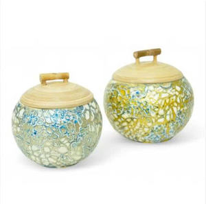Pot en bambou fait main avec incrustation de nacre pour souvenir, rangement et cadeau, Vietnam - Product Image 1