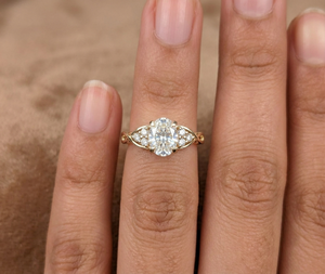 Bague de fiançailles et de mariage en or jaune 14 carats avec diamant ovale de 1,20 ct de style vintage, cultivé en laboratoire, certifié IGI, cadeau de luxe pour un anniversaire - Product Image 3