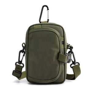 Sac de poitrine à bandoulière USB antivol personnalisé pour hommes sac de messager à doublure imperméable en polyester avec design léger et imprimé - Product Image 4