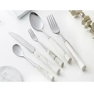 Ensemble unique de cuillères de luxe de créateur Couverts en métal fabriqués artisanalement pour des paramètres de table sophistiqués - Product Image 6