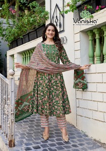 Kurti traditionnel en coton de haute qualité avec pantalon et dupatta, un modèle unique, le plus beau et le plus attrayant pour les fêtes, catalogue d'été, ajout - Product Image 2