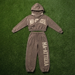 Conjunto de Sudadera Corta con Capucha y Pantalones Anchos de Felpa de Algodón con Lavado Ácido para Mujer, Estilo Urbano, Venta al por Mayor OEM - Product Image 5