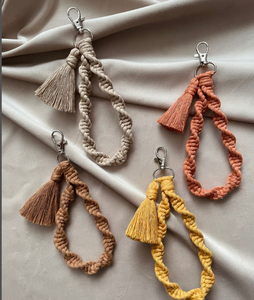 พวงกุญแจมาคราเม่ทำมืออย่างสวยงาม - Product Image 2