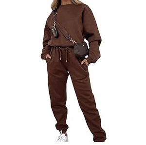 Ensemble de survêtement 2 pièces ample et respirant pour le yoga et la gym, avec haut court et pantalon oversize empilé, modèle vierge, très demandé - Product Image 3
