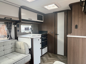 Mini RV de Lujo 4x4, Remolque de Viaje, Camper para 4 Personas, Vehículo Todoterreno para Acampar, Acero Inoxidable, Una Habitación, Aire Acondicionado, Plegable - Product Image 5