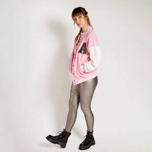 Chaqueta Universitaria Personalizada para Mujer, Estilo Urbano, Chaqueta Deportiva de Béisbol, Larga, de Algodón, con Forro Polar, Estampada y Bordada - Product Image 4