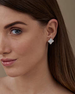 Pendientes de botón Statement con marco de diamantes Bunchberry, diamantes naturales de 0.46 ct G-H VS, malaquita, nácar y oro macizo de 14K, regalo - Product Image 3