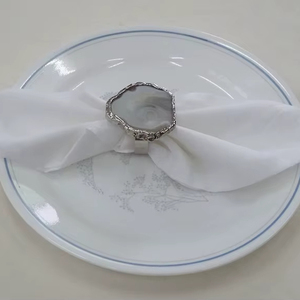 Servilletero de resina con eslabones de cadena para decoración de mesa de fiesta de boda de lujo, servilletero y soporte - Product Image 1