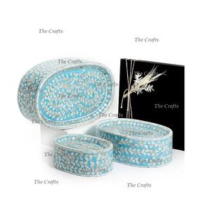 Admirable diseño Riser de madera y madreperla Riser Diferentes tamaños Forma ovalada Juego de tres soportes para pasteles - Product Image 4