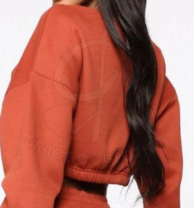 Nueva llegada de las mujeres Plain Crop Top sudaderas con personalizado Peking cuello redondo logotipo frontal para la venta de invierno - Product Image 2