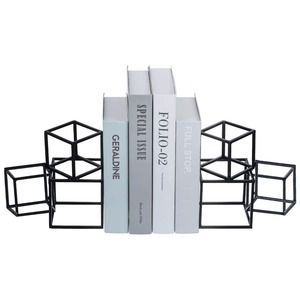 Vase en fil métallique noir géométrique moderne pour bureau, table de classe, salle d'étude et style de maison contemporain - Product Image 1