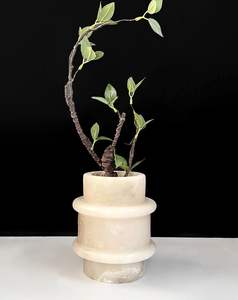 Jarrón de Flores de Mármol de Fabricante Confiable para Decoración de Sala de Estar con Acabado Natural y Estilo Interior Atemporal - Product Image 3