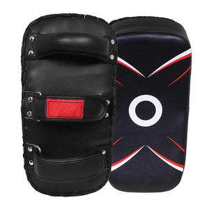 Pads de frappe en cuir noir pour la boxe, les pads de bras Strike-Shield Focus pour l'entraînement de Muay Thai et de Taekwondo - Product Image 4