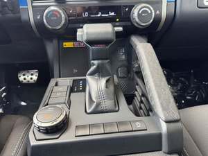 2024 L O T U S E M E Y A AWD SUV con portaequipajes de metal automático Volante izquierdo Asientos de cuero Batería de litio Drive AWD USADO - Product Image 5