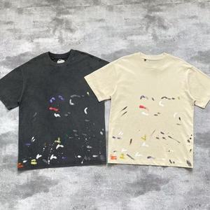 เสื้อยืดสตรีทแวร์คอกลมแขนสั้นถักทอเนื้อผ้าเรียบสำหรับผู้ชายแฟชั่นปี 2025 ผลิตจากผ้าฝ้าย 100% น้ำหนัก 320 กรัม เป็นมิตรต่อสิ่งแวดล้อม ระบายอากาศได้ดี รับผลิตตามสั่ง ขายส่ง - Product Image 1