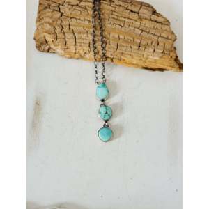 Collier Lariat Antionette Martinez en Turquoise Kingman et Perles, Design Goutte d'Eau Bohème Vintage, en Argent Sterling Religieux - Product Image 1