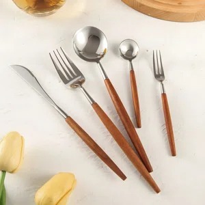 ชุดช้อนส้อมสแตนเลสลายไม้ ดีไซน์เรียบง่าย สไตล์โมเดิร์น รัสติก เหมาะสำหรับงานแต่งงาน  สำหรับ 4 ที่ - Product Image 4
