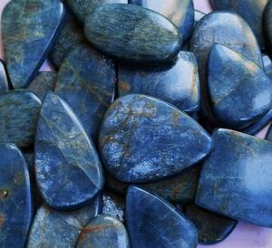 พลอยอะพาไทต์สีน้ำเงินนีออน ดีไซน์เนอร์ คุณภาพพรีเมียม ราคาขายส่ง รูปทรงผสม สำหรับทำเครื่องประดับผู้หญิง - Product Image 6