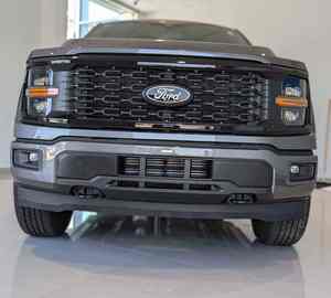 FORD F-150 STX 4x4 Crew Cab Pickup d'occasion 2025 - Product Image 1