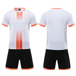 Conjunto de Uniforme de Fútbol Personalizado, Camiseta y Pantalones Cortos de Fútbol con Cuello en V, Transferencia Térmica, 100% Poliéster, Secado Rápido, Impresión de Logotipo OEM para Equipos - Product Image 6
