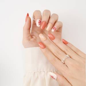 KALYVIO Uñas Postizas Cortas Redondas con Diseño Floral Naranja, de ABS, Calidad de Salón, Reutilizables, 24 Piezas para Mujer, Perfectas para Manicura DIY en Casa - Product Image 4