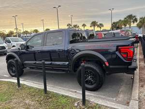 Ford F-150 Raptor SuperCrew 2024 USADO EN BUEN ESTADO, 4x4, Volante a la Izquierda, Asientos de Cuero Oscuro, Neumáticos R19, Techo Solar Automático - Product Image 5