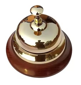 Cloche de bureau en laiton tendance, forme de roue de bateau, finition dorée, base en bois, cloche de table décorative antique, utilisée dans la maison, l'hôtel, le restaurant - Product Image 4