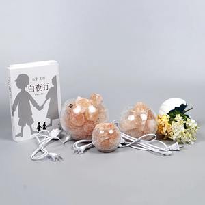 Lámpara de mesa creativa de estilo americano, lámpara de sal del Himalaya de cristal agrietado con hielo tallado para dormitorio, decoración de cabecera, tema de amor - Product Image 4