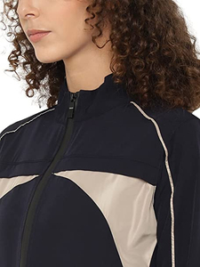 Ensemble de jogging court en velours coupe ajustée en coton écologique pour femmes Veste contour en polaire 2 pièces et survêtements en velours pour l'hiver - Product Image 2