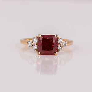 Anillo de compromiso de diamante cultivado en laboratorio de corte radiante Rosa chapado en oro de 10KT de moda diseño personalizado lujoso clásico con certificado IGI - Product Image 2