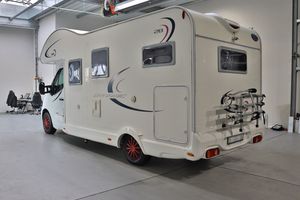 BARATO USADO ALCOVE Autocaravana de lujo Camper 2013 XGO Dynamic 28 Blanco 4-6 Personas Euro 5 Emisión - Product Image 2