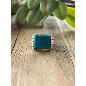 Bague en argent sterling avec turquoise Kingman taille 8 - Bijou artisanal style bohème serti clos - Product Image 1