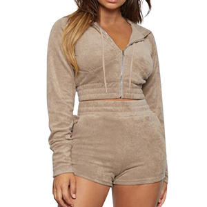 ชุดนอนผ้ากำมะหยี่2ชิ้นเหนือเข่าของผู้หญิงเซ็กซี่สำหรับฤดูหนาวเสื้อสายเดี่ยวนุ่มหรูหราและกางเกงขาสั้นรัดรูป - Product Image 5