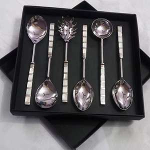 Ensemble de service alimentaire Ensemble d'ustensiles de service avec poignée à tige mince dorée dans une boîte-cadeau Accessoires de cuisine Ustensiles de qualité alimentaire - Product Image 3