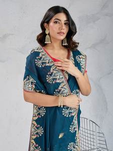 Nouvelle arrivée, sari en georgette pour femmes, à porter pour les fêtes, avec un travail de broderie lourd et de sequins, avec un chemisier assorti au même travail de broderie - Product Image 6