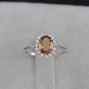 Anillo de Plata de Ley con Citrino Ovalado, Joyería de Piedra Natalicia de Noviembre, Hecho a Mano, Elegante Regalo para Mujer, Diseño Bohemio - Product Image 1