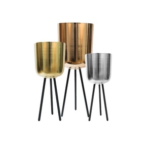 Abrebotellas de latón puro y dorado diseño antiguo pieza única para Club y bar a muy bajo precio - Product Image 5