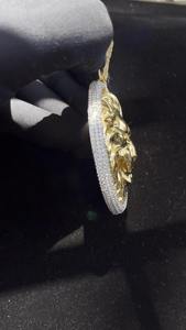 Offre spéciale Collier pendentif hip-hop serti de diamants en moissanite VVS avec pendentif lion rugissant en argent 925 plaqué or - Product Image 5