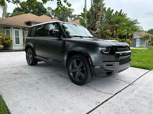 Land Rover Defender 110 V8 Carpathian 2023, faible kilométrage, boîte automatique, direction à gauche, pneus R20, état sombre - Product Image 3