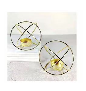 Bougeoirs en métal géométriques personnalisés de vente chaude pour la décoration à la maison pour l'éclairage de table Décor de Noël Design supérieur en métal - Product Image 4