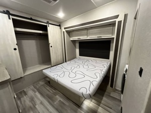 Fournisseur de nouvelles caravanes de camping-car 2024 For Rest River RV Cardinal 35FL à vendre pour le camping et les voyages - Product Image 2