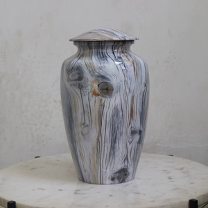 Urne de crémation en aluminium de style américain de meilleure qualité faite à la main en Inde avec du métal pour les cendres funéraires adultes par HHO - Product Image 1