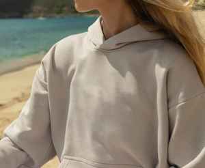 OEM Sweat à capuche de haute qualité pour femmes avec poche kangourou Sweat-shirt en polaire brodé avec logo personnalisé pour l'hiver - Product Image 1