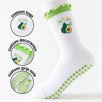 Calcetines de algodón personalizados para mujer con logo bordado de aguacate y lazo, puño con volantes, ideales para yoga, pilates y entrenamiento.